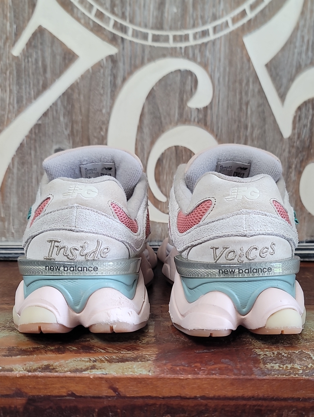 ๐ฅ Rare New Balance 9060 'Inside Voices' "Penny Cook Pink" Wmns 7 Good Conditon. - Picture 10 of 16